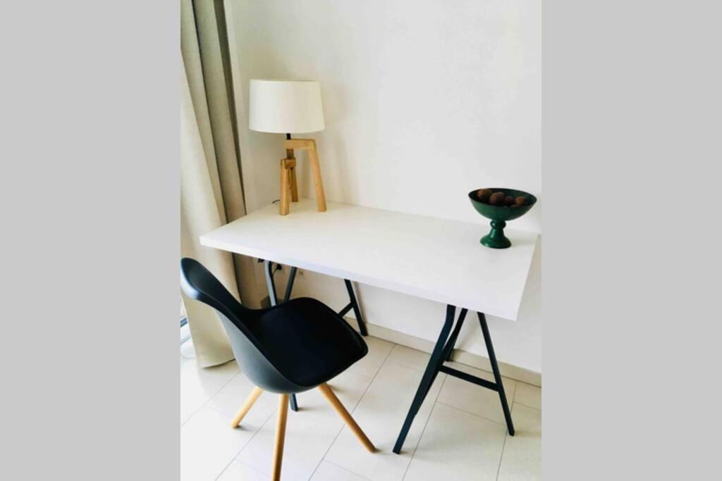 Large Family Retro Flat In City Center- Large Terrace & Garden View, Free Parking ルクセンブルク エクステリア 写真
